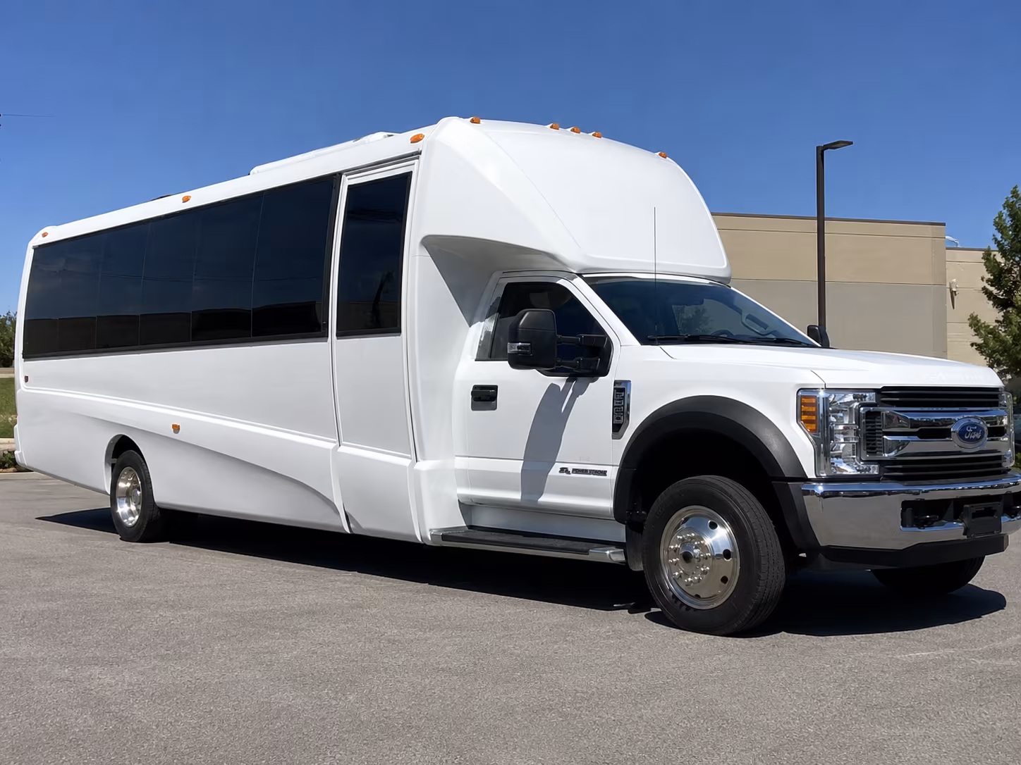 wedding and quinceanera buses for flower mound celebrations
